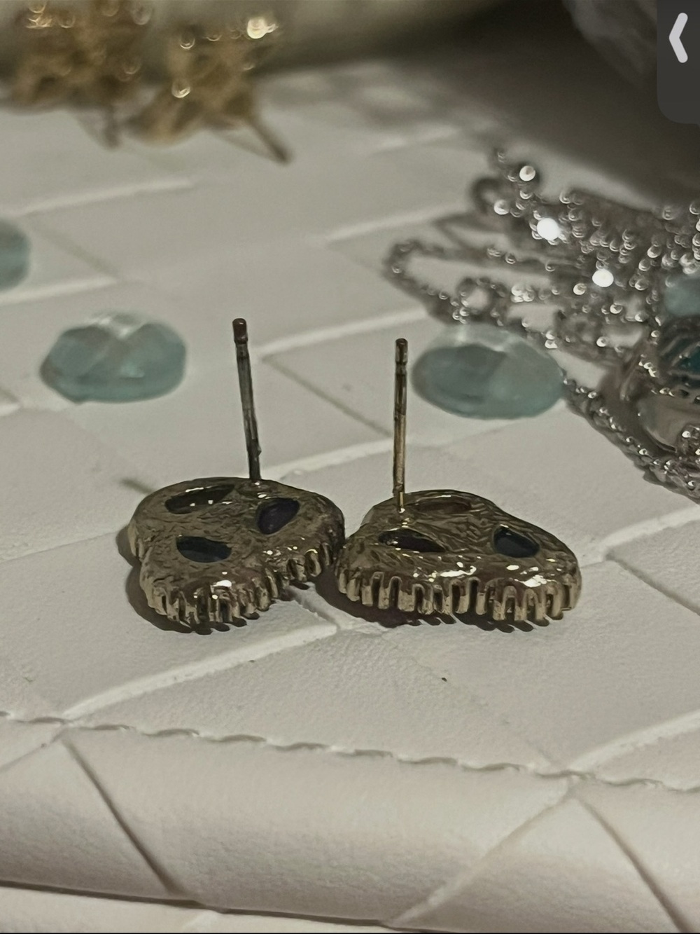 Kendra Scott studs - Picture 4 of 5